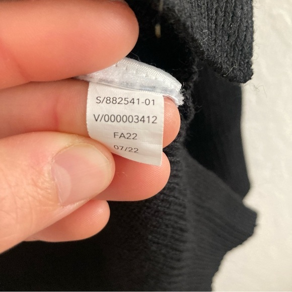 Athleta Merino Wool Blend Hanover Refined V-Neck Sweater Black Quiet Luxury S - Picture 10 of 10